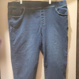 Gloria Vanderbilt Slimming Capri Jean's